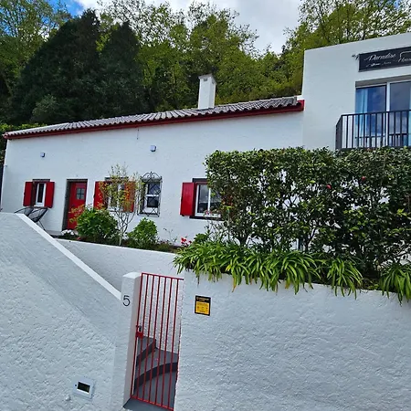 Paradise House * Furnas